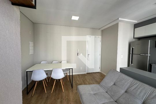 Sala de apartamento para alugar com 2 quartos, 52m² em Alphaville Empresarial, Barueri