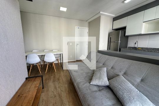 Sala de apartamento para alugar com 2 quartos, 52m² em Alphaville Empresarial, Barueri