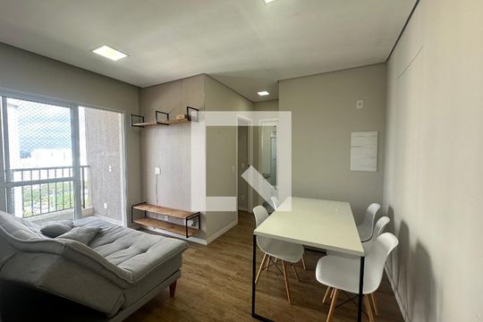 Sala de apartamento para alugar com 2 quartos, 52m² em Alphaville Empresarial, Barueri