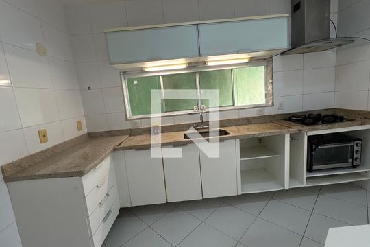 Casa para alugar com 3 quartos, 188m² em Vargem Pequena, Rio de Janeiro