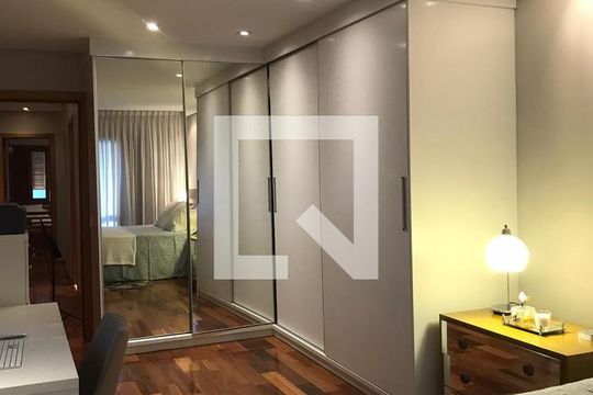 Quarto de casa para alugar com 3 quartos, 200m² em Jardim America, Taboão da Serra