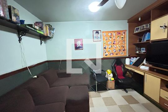 Quarto 1 de casa à venda com 6 quartos, 493m² em Vila Valqueire, Rio de Janeiro