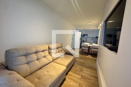 Sala de apartamento para alugar com 3 quartos, 84m² em Centro, Osasco
