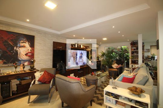 Casa à venda com 4 quartos, 360m² em Anil, Rio de Janeiro