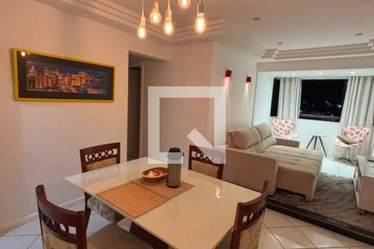 Sala de apartamento para alugar com 3 quartos, 86m² em Jardim Armação, Salvador