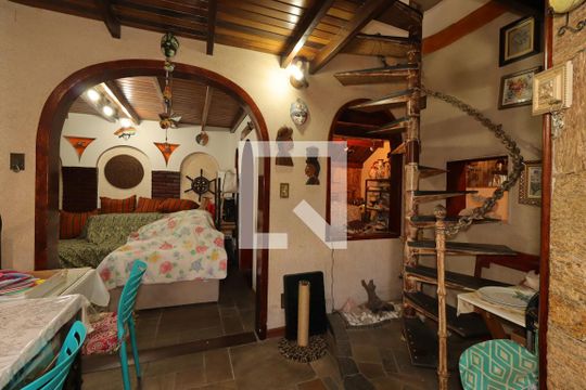 Saleta de casa à venda com 3 quartos, 300m² em Jardim Bela Vista, Santo André