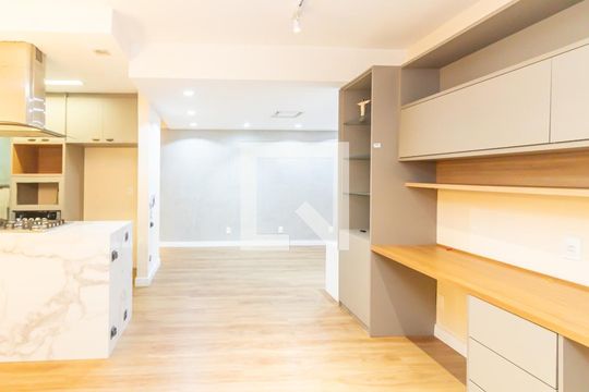 Apartamento à venda com 2 quartos, 70m² em Belvedere, Belo Horizonte