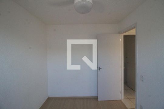 Quarto 1 de apartamento para alugar com 2 quartos, 42m² em Jardim Alvorada, Nova Iguaçu