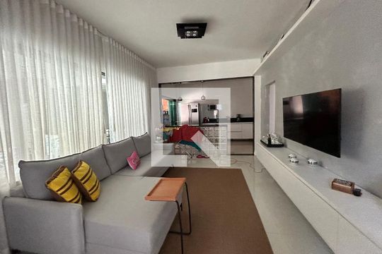 Sala de casa de condomínio para alugar com 3 quartos, 197m² em Praça Seca, Rio de Janeiro
