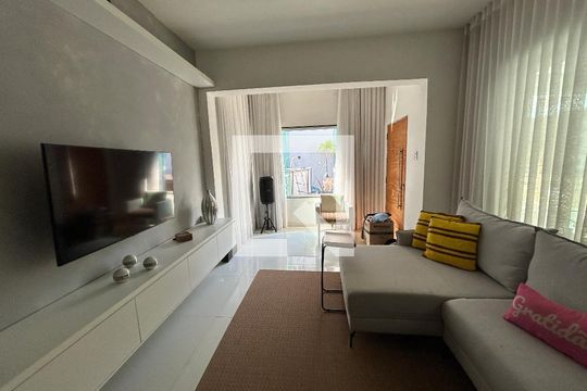 Sala de casa de condomínio para alugar com 3 quartos, 197m² em Praça Seca, Rio de Janeiro