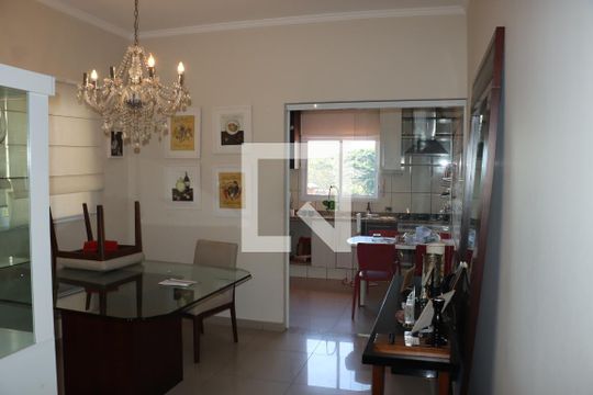 Casa de Condomínio para alugar com 3 quartos, 171m² em Jardim Nova Coimbra, Cotia