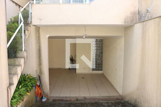 Casa de Condomínio para alugar com 3 quartos, 171m² em Jardim Nova Coimbra, Cotia