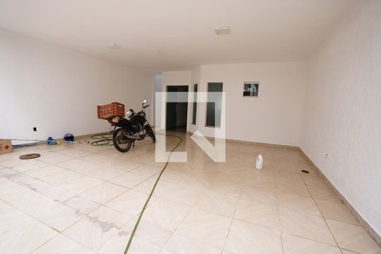 Casa para alugar com 4 quartos, 239m² em Jardim Atlântico , Goiânia