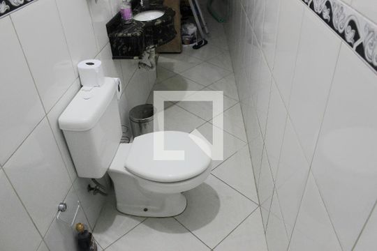 Banheiro 1 de casa à venda com 2 quartos, 215m² em Taboão, Guarulhos