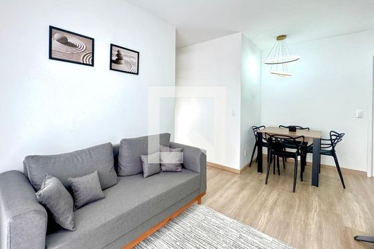 Sala de apartamento para alugar com 2 quartos, 47m² em Vila das Bandeiras, Guarulhos