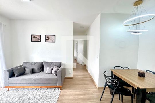 Detalhe Sala de apartamento para alugar com 2 quartos, 47m² em Vila das Bandeiras, Guarulhos