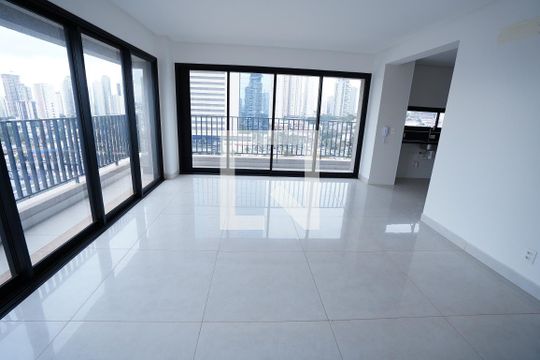 Apartamento à venda com 3 quartos, 130m² em Setor Bueno, Goiânia