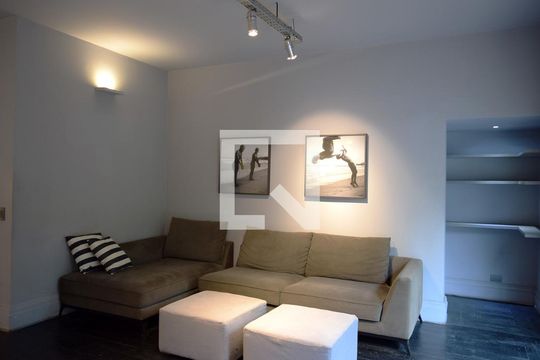 Sala de estar de casa à venda com 4 quartos, 312m² em Jardim Europa, São Paulo