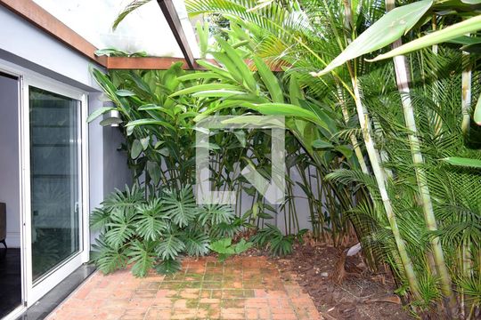 Jardim de casa à venda com 4 quartos, 312m² em Jardim Europa, São Paulo