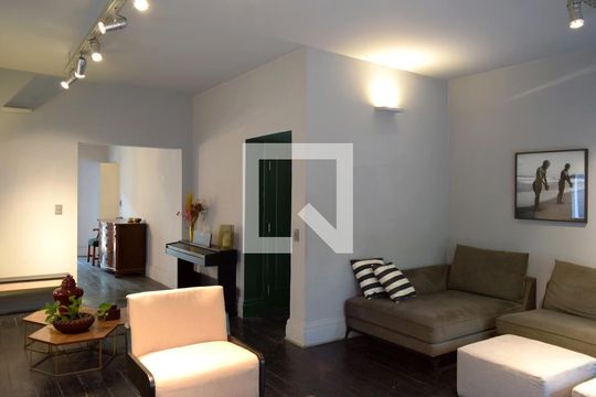 Sala de estar de casa à venda com 4 quartos, 312m² em Jardim Europa, São Paulo