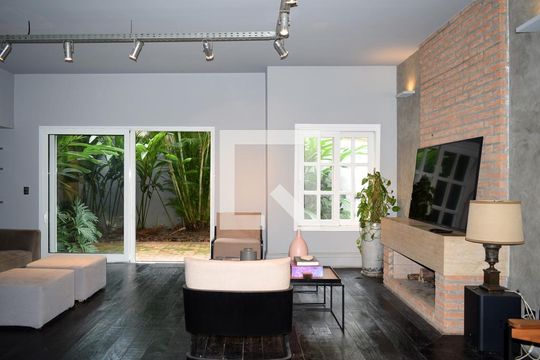 Sala de estar de casa à venda com 4 quartos, 312m² em Jardim Europa, São Paulo