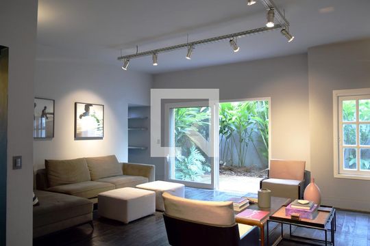 Sala de estar de casa à venda com 4 quartos, 312m² em Jardim Europa, São Paulo