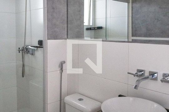Banheiro de apartamento para alugar com 1 quarto, 39m² em Vila Augusta, Guarulhos