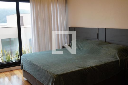 Suíte 2 / Principal de casa de condomínio à venda com 4 quartos, 407m² em Colinas da Anhanguera, Santana de Parnaíba