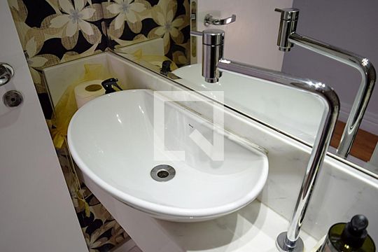 Lavabo de apartamento para alugar com 3 quartos, 181m² em Pinheiros, São Paulo