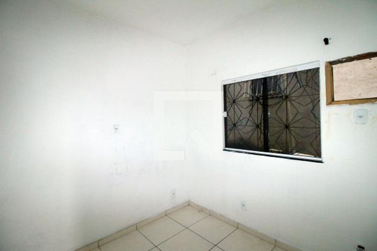 Quarto 1 de casa à venda com 2 quartos, 60m² em Irajá, Rio de Janeiro