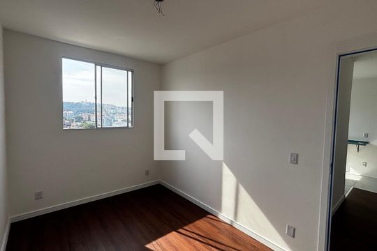 Quarto 1 de apartamento para alugar com 2 quartos, 39m² em Parque das Nações, Santo André