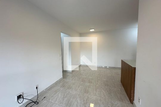 Sala de apartamento para alugar com 2 quartos, 62m² em Green Valley, Barueri