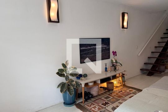 Sala de casa de condomínio à venda com 1 quarto, 120m² em Jardim das Acacias, São Paulo