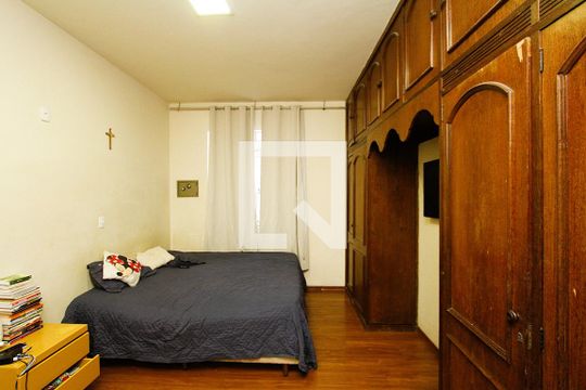 Suíte de casa à venda com 4 quartos, 370m² em Jardim America, Belo Horizonte