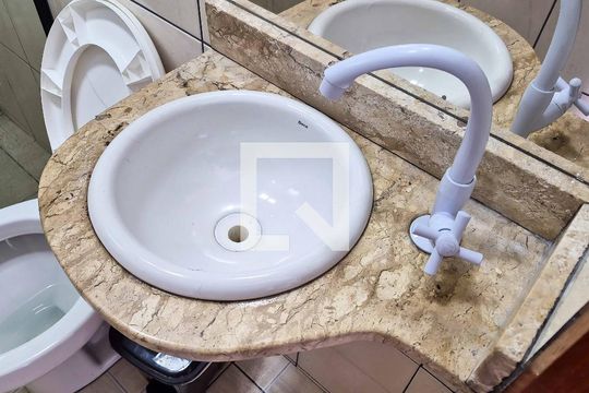 Banheiro de casa para alugar com 3 quartos, 125m² em Cidade Intercap, Taboão da Serra