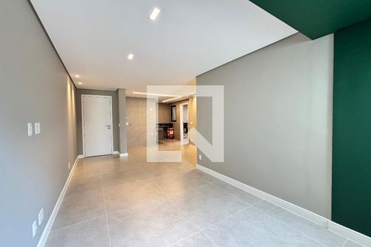Sala de apartamento à venda com 3 quartos, 77m² em Vila Nova Conceição, São Paulo