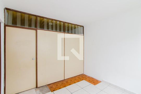 Quarto 1 de apartamento à venda com 2 quartos, 55m² em Jardim Cocaia, Guarulhos