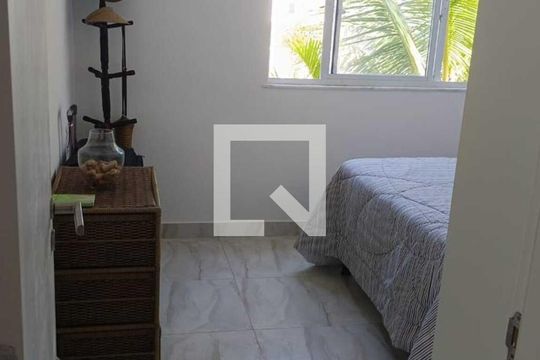 Quarto de casa de condomínio para alugar com 2 quartos, 50m² em Itapuã, Salvador