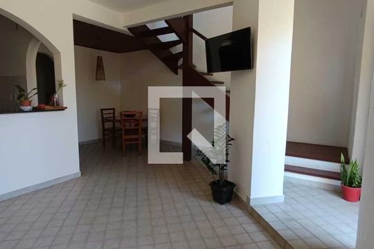 Sala de casa de condomínio para alugar com 3 quartos, 360m² em Itapuã, Salvador