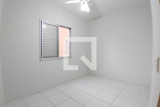 Quarto 2 de apartamento para alugar com 3 quartos, 75m² em Jardim Patricia, Uberlândia