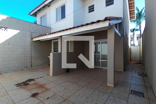 Casa de Condomínio para alugar com 3 quartos, 95m² em Gávea, Uberlândia
