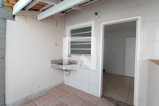 Casa de Condomínio para alugar com 3 quartos, 95m² em Gávea, Uberlândia
