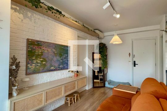 Sala de apartamento à venda com 1 quarto, 47m² em Vila Anglo Brasileira, São Paulo