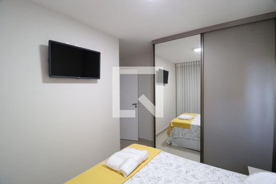 Quarto 1 - Suíte de apartamento para alugar com 2 quartos, 70m² em Santa Mônica, Uberlândia