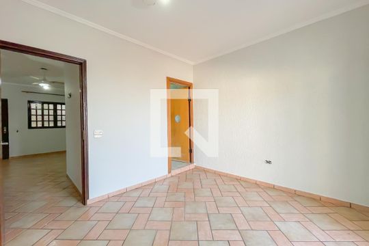Suíte de casa à venda com 3 quartos, 200m² em Santo Antônio, Osasco