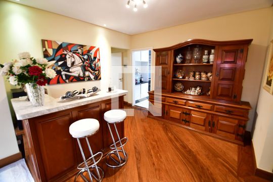 Sala de casa à venda com 4 quartos, 310m² em Jardim Chapadão, Campinas