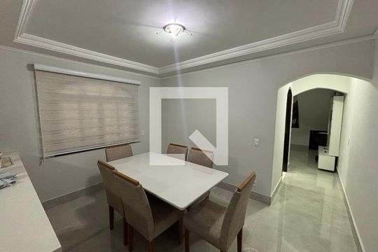 Sala de jantar  de casa para alugar com 3 quartos, 313m² em Lageado, Ferraz de Vasconcelos