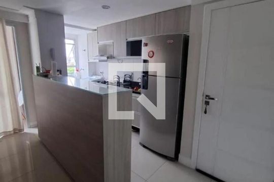 Cozinha de apartamento para alugar com 1 quarto, 45m² em Jardim das Margaridas, Salvador