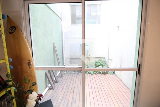 Casa à venda com 3 quartos, 200m² em Cidade São Francisco, São Paulo