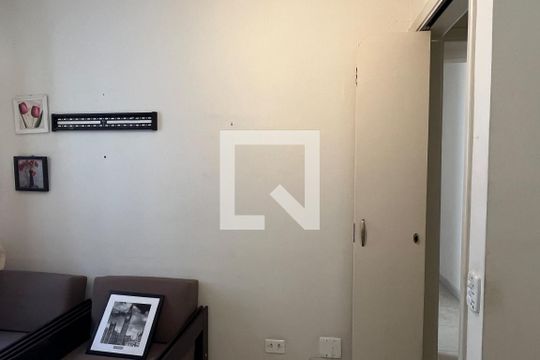 Quarto de apartamento para alugar com 2 quartos, 70m² em Aparecida, Santos